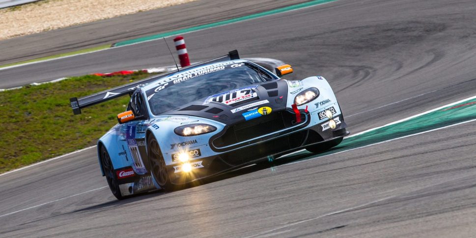 Aston Martin V12 Vantage
