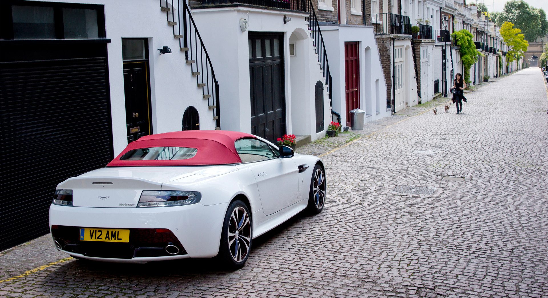 Aston Martin V12 Vantage