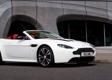 Aston Martin V12 Vantage Roadster Wallpapers