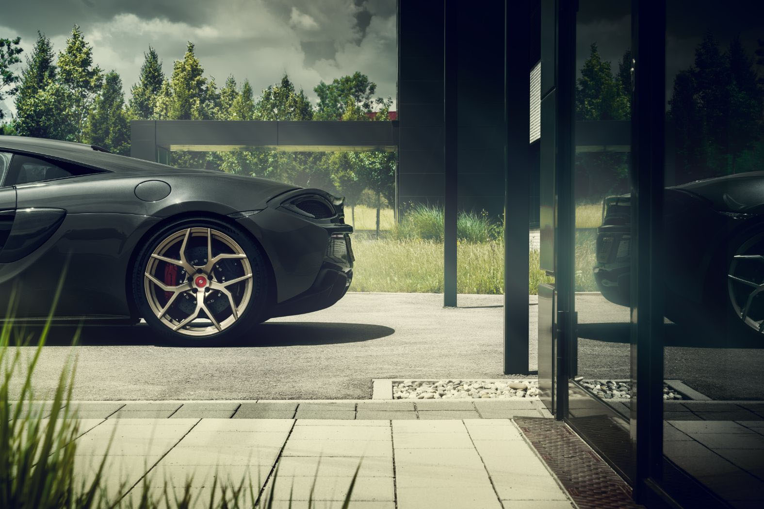 Pogea Racing’s McLaren