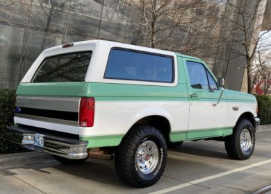 1995 Ford Bronco XLT 4×4 5-Speed up for auction