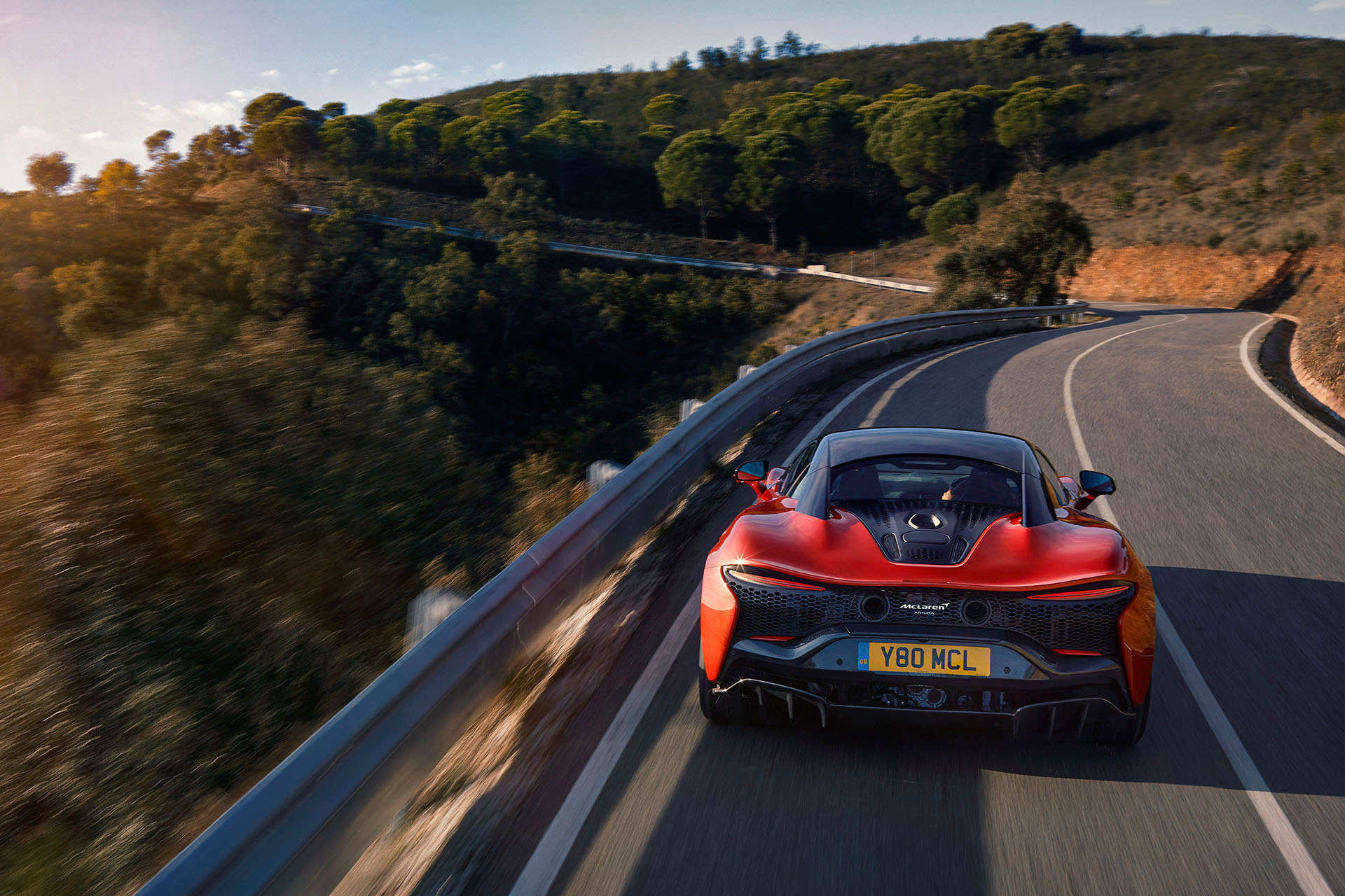2022 McLaren Artura