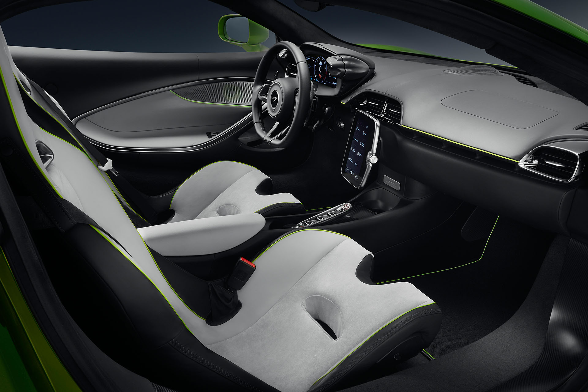 2022 McLaren Artura seats