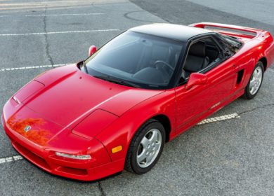 1992 Acura NSX with 8k miles up for auction