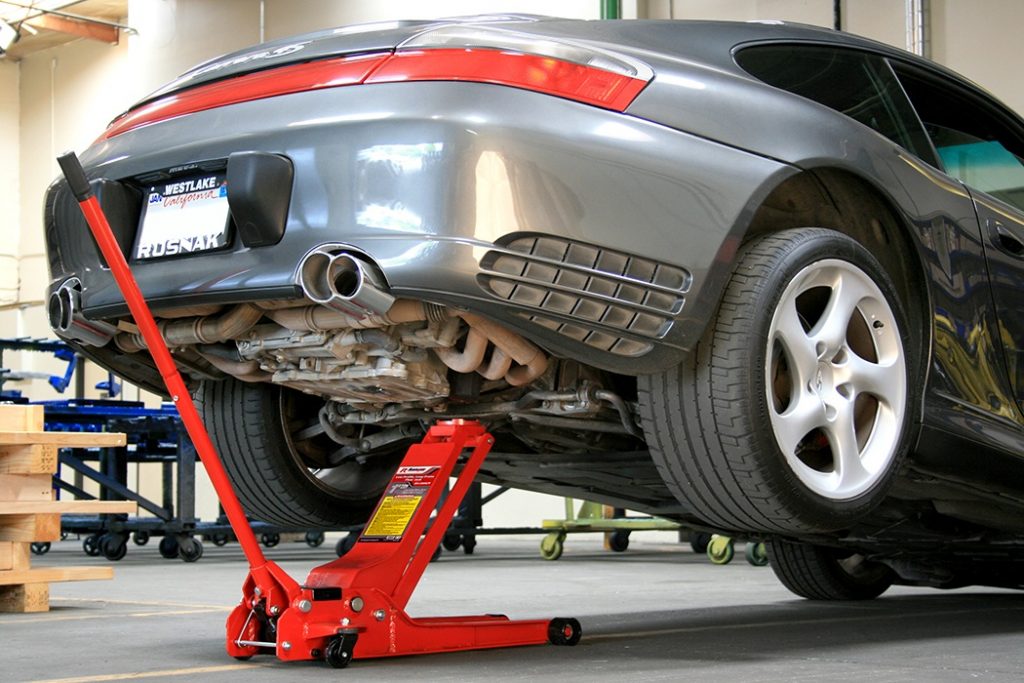 10 Essential garage tools