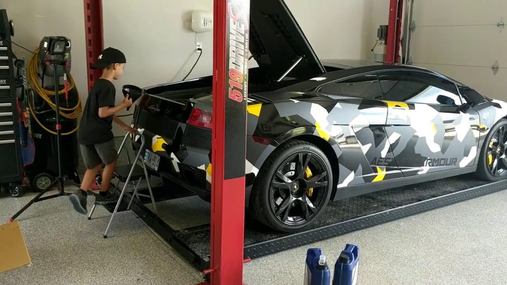 10 Essential garage tools