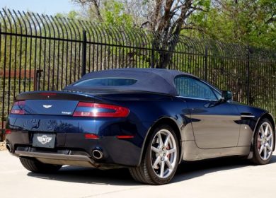 Aston Martin V8 Vantage Roadster 2008 model up for auction