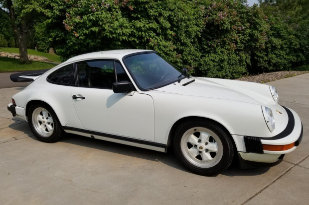 Porsche 911 Carrera Coupe