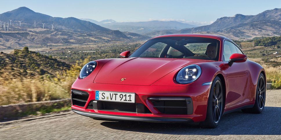 New Porsche 911 GTS