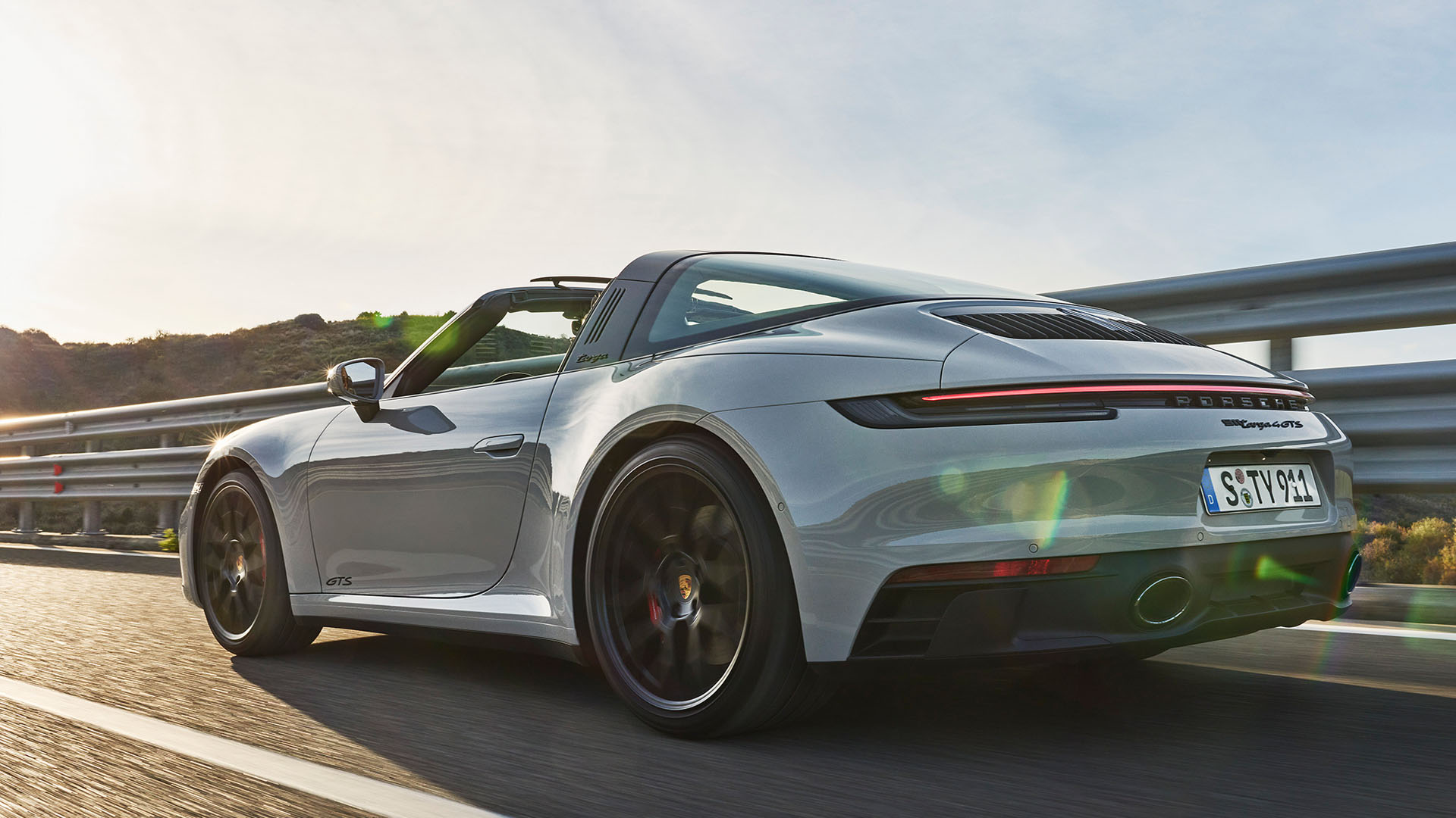 New Porsche 911 GTS