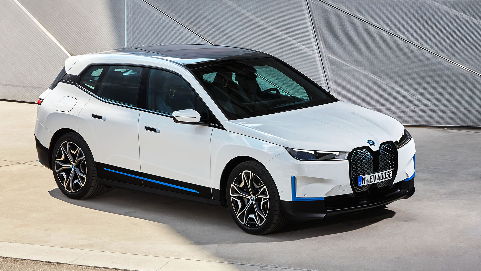 BMW iX 