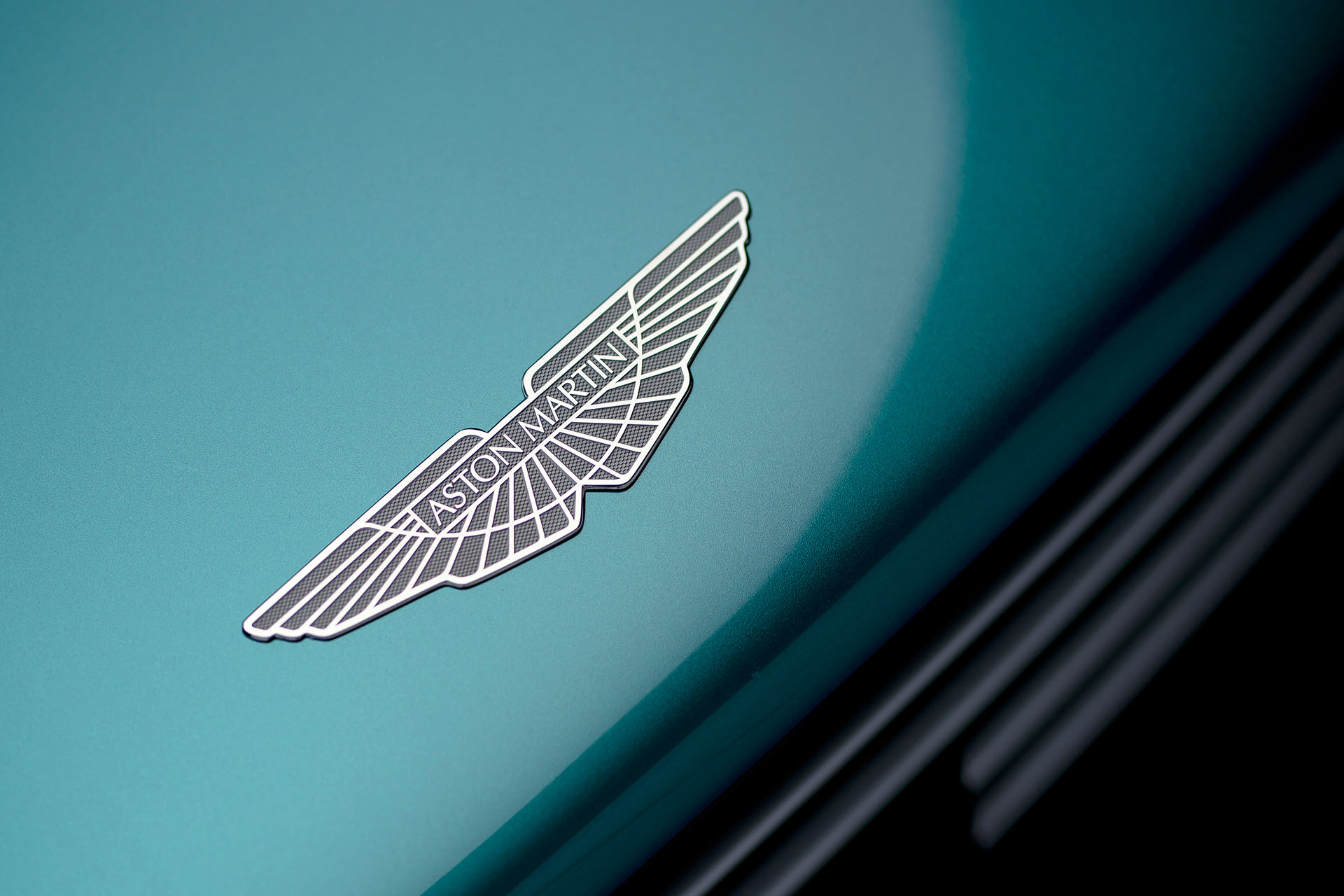 Aston Martin Valhalla