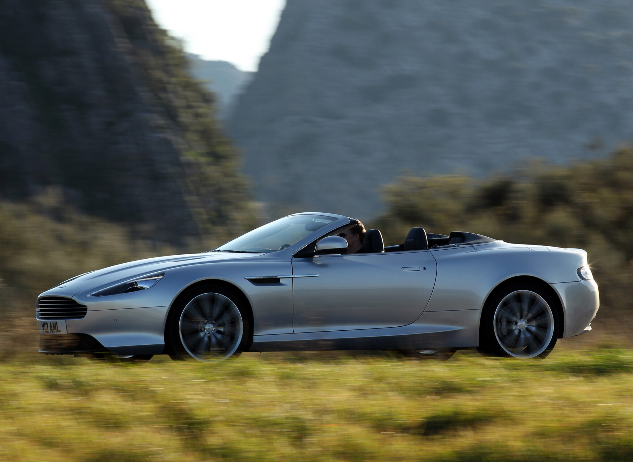 Aston Martin Virage Volante